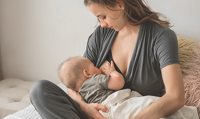 How to Switch from Breastfeeding to Bottle-feeding